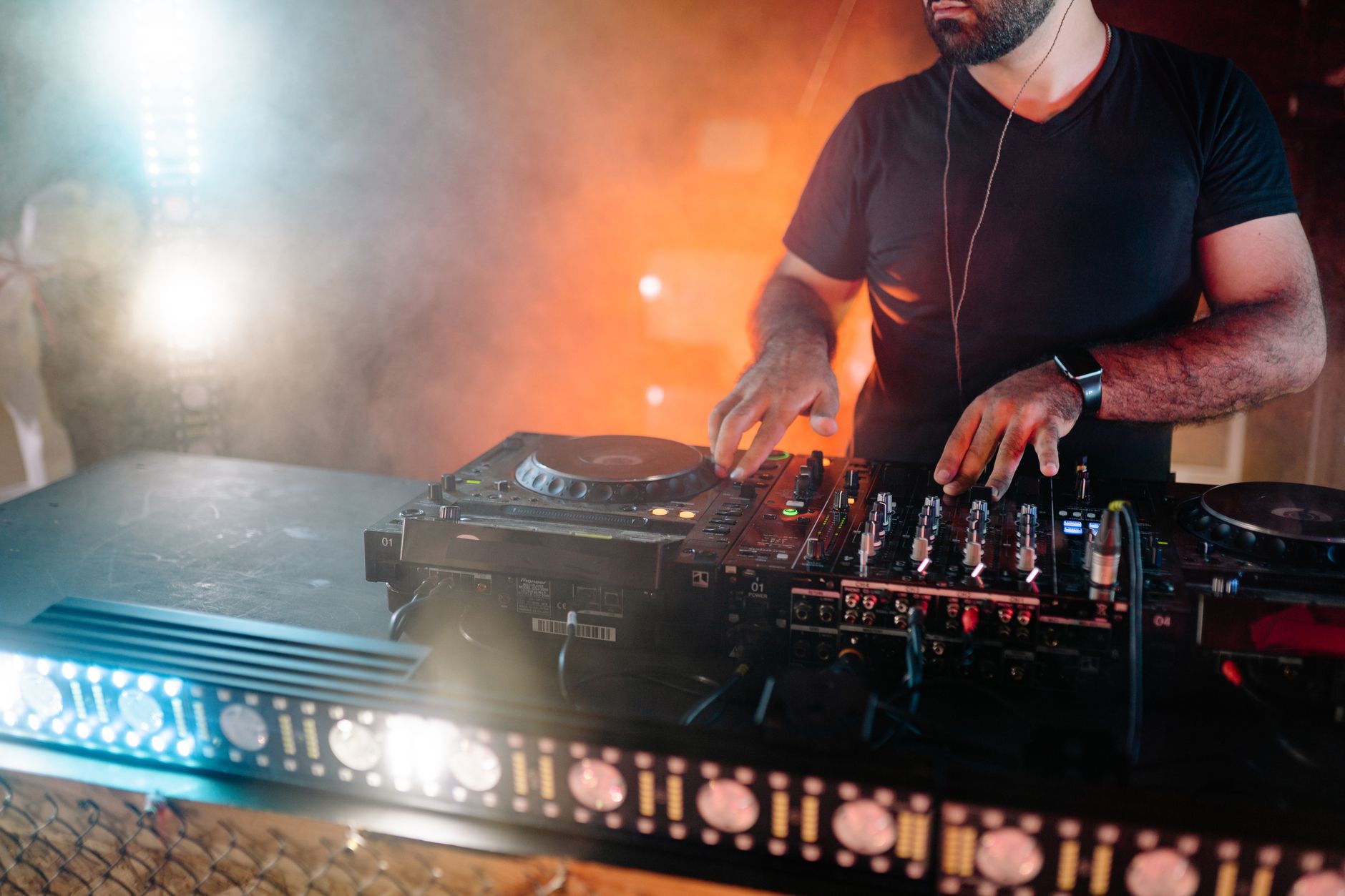 Combien coûte un DJ pour une soirée privée : le vrai budget